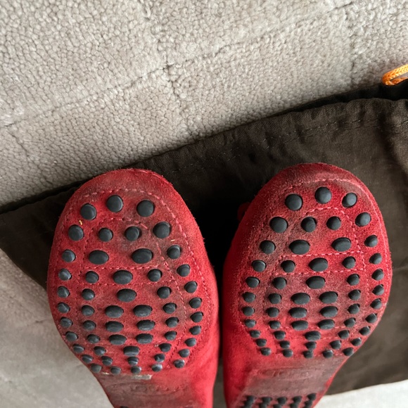 Tod’s Gommino Driving Shoes in Red Suede. Size 37. - Picture 8 of 8